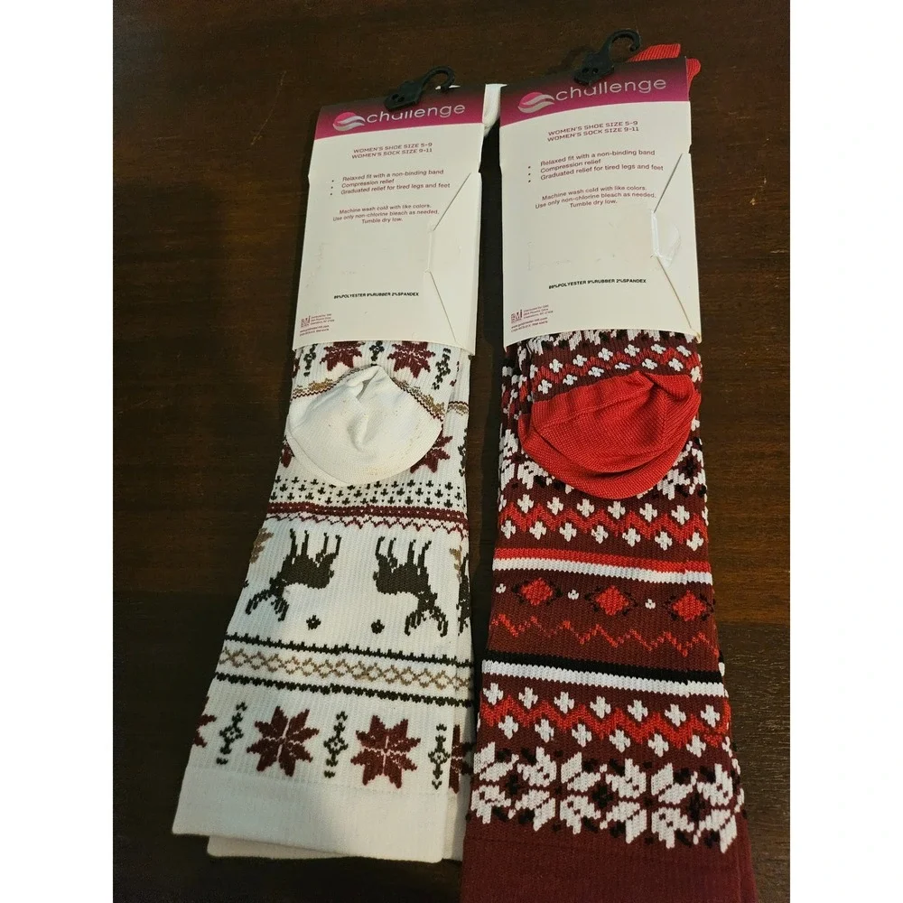 Challenge Compression Socks Women 5-9 Red White Fair Isle Reindeer 2 Pair NEW